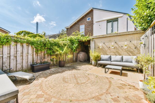 Courtyard Patio Service in Camas